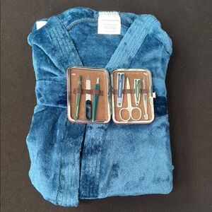 Unisex Robe with FREE manicure set